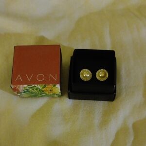 Avon Pearl Earrings